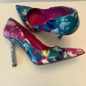 BCBG watercolor heels